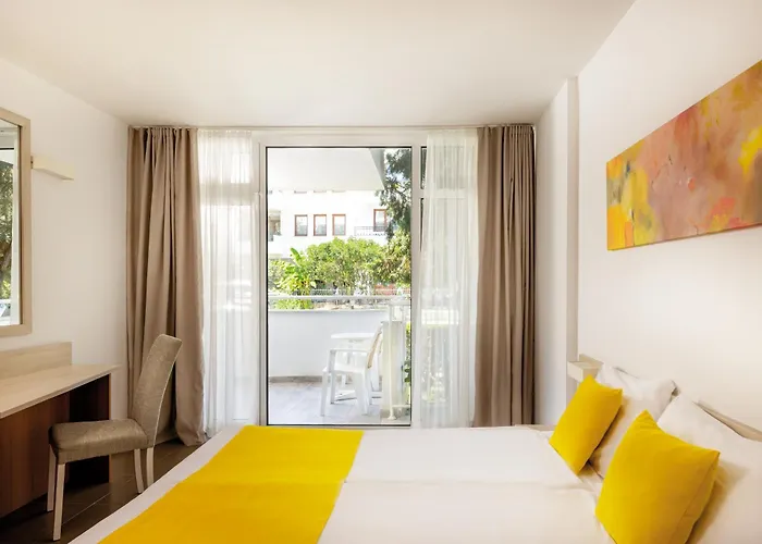 Aluasun Helios Hotell 3*