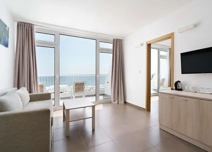 Aluasun Helios Hotell 3*